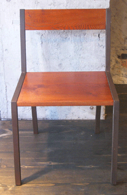 タモ材と鉄スチール脚の椅子